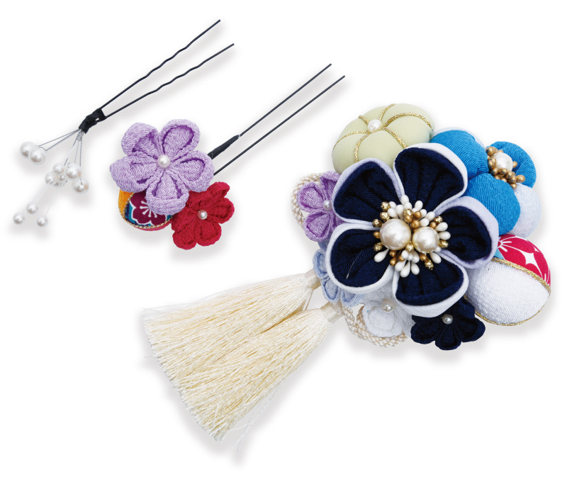 ターコイズブルーがアクセント! パールが可愛いレトロ花飾り。 ¥10,000+税
