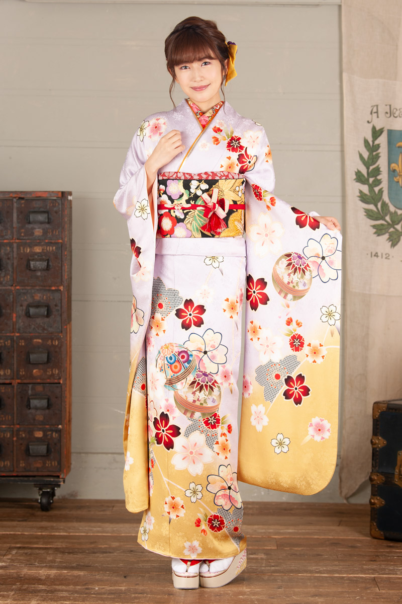 MKK-607】薄藤色に毬と桜柄振袖 | 日本最大級の着物・振袖ネットワークのまるやま・京彩グループ