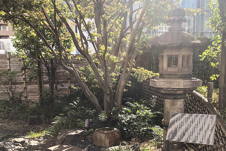 歌舞伎座タワー５階・屋上庭園