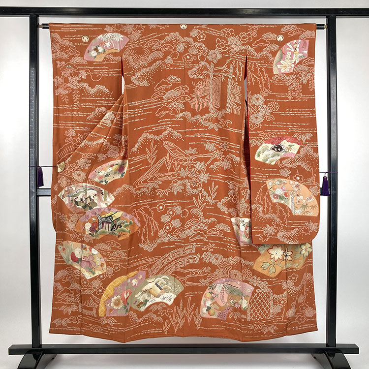 振袖：茶地匹田茶屋辻扇面模様