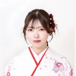 華やかで存在感あるアップスタイルのヘアスタイル