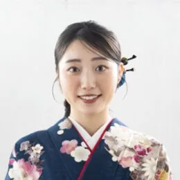 洗練された編みおろしヘアのヘアスタイル