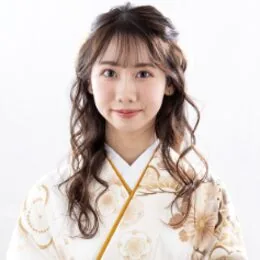 大人可愛いウェーブヘアのヘアスタイル